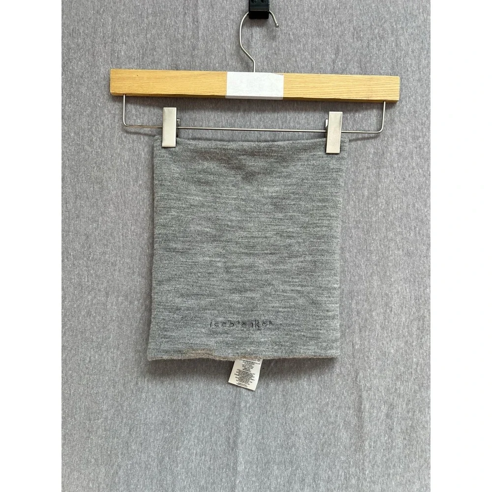 Icebreaker 100% Merino Wool Neck Gaiter Adult Gray OS Hiking
